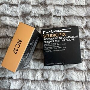 MAC Cosmetics Studio Fix Powder Plus Foundation NC37